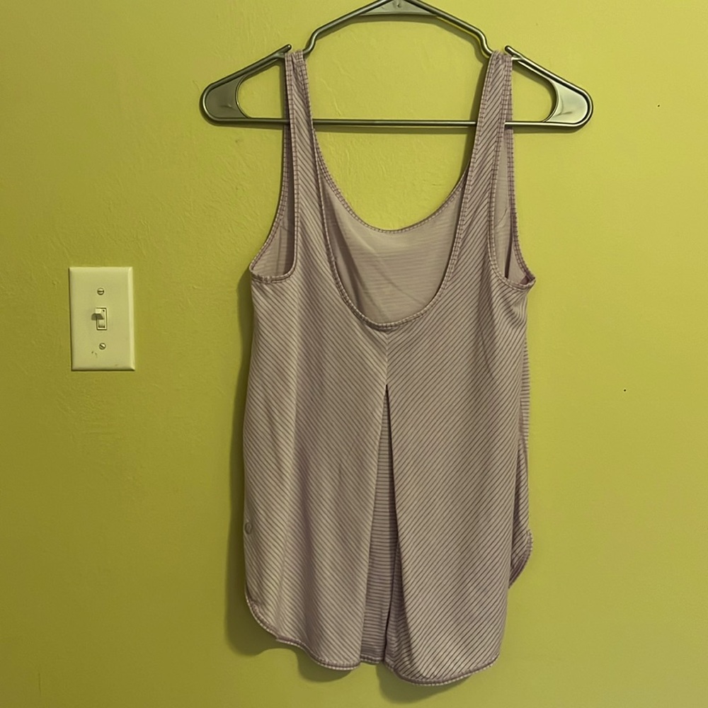 20 OFF BUNDLES! Lululemon Athletica Tank Top Sleeveless Tee. Purple & Gray M